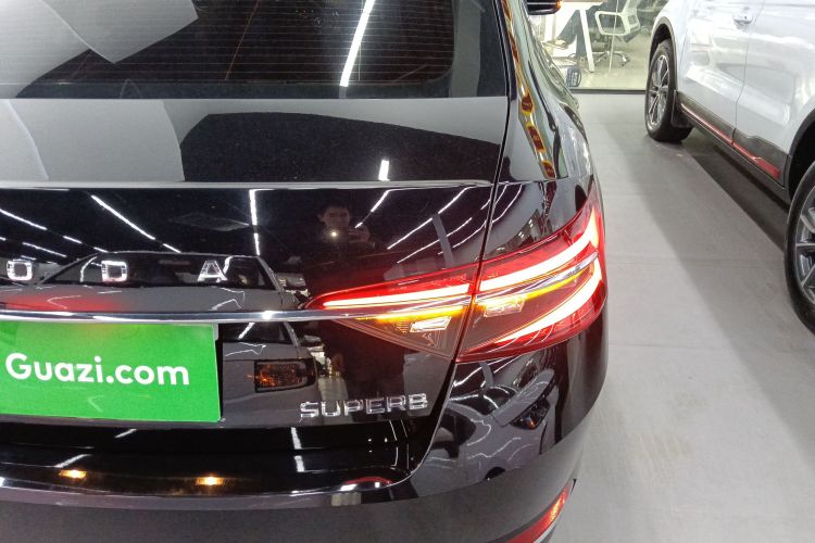 斯柯达 速派 2023款 改款 TSI280 DSG尊享版车身外观9