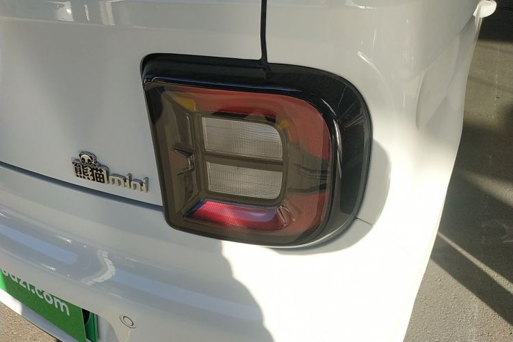 吉利银河 2024款 熊猫mini 200km 耐力熊车身外观9