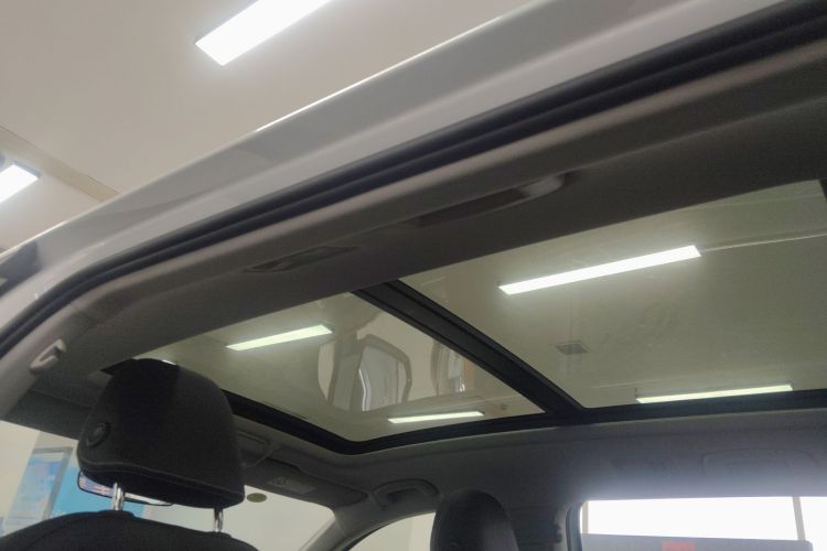 大众 途观L 2024款 出众款 330TSI 自动两驱R-Line龙耀版中控内饰22