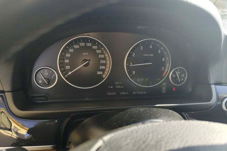 宝马5系(进口) 2014款 520i 典雅型中控内饰14