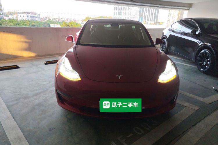 特斯拉 Model 3 2020款 长续航后轮驱动版车身外观2