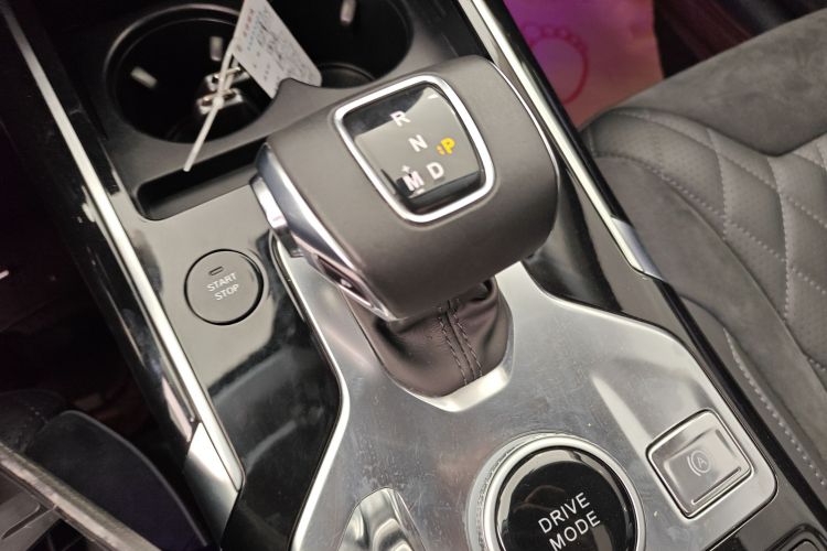 红旗HS5 2019款 2.0T 智联旗享版中控内饰18