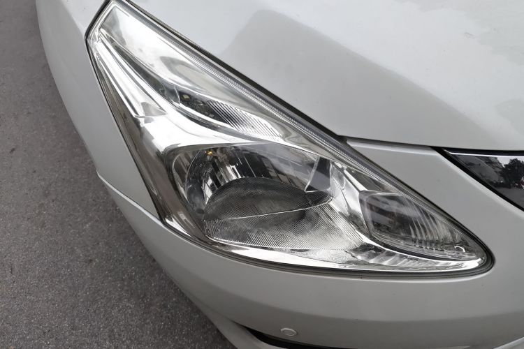 日产 骐达TIIDA 2011款 1.6L CVT智能型车身外观6006