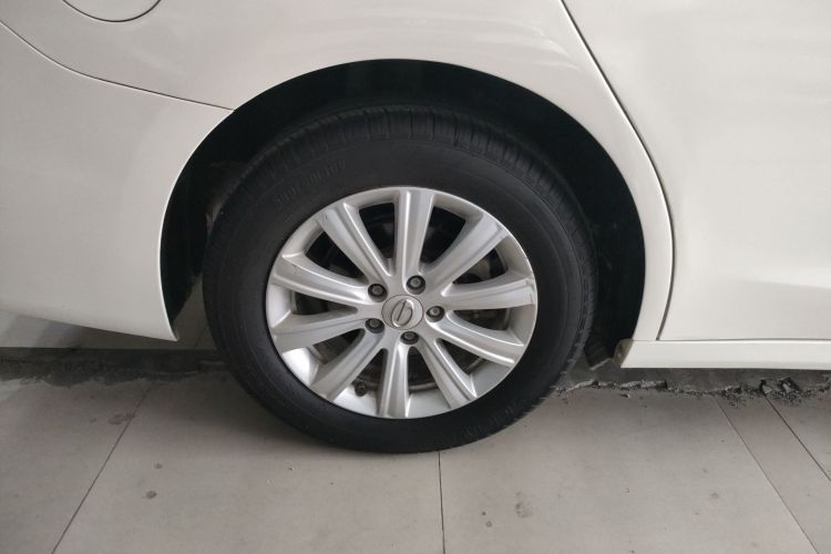 广汽传祺 传祺GA6 2019款 270T 自动精英版车身外观6008