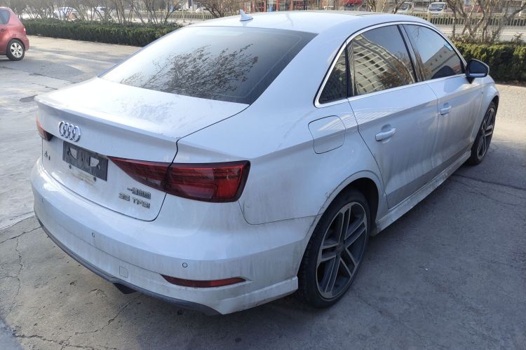 奥迪A3 2018款 30周年年型 Limousine 35 TFSI 运动型车身外观7