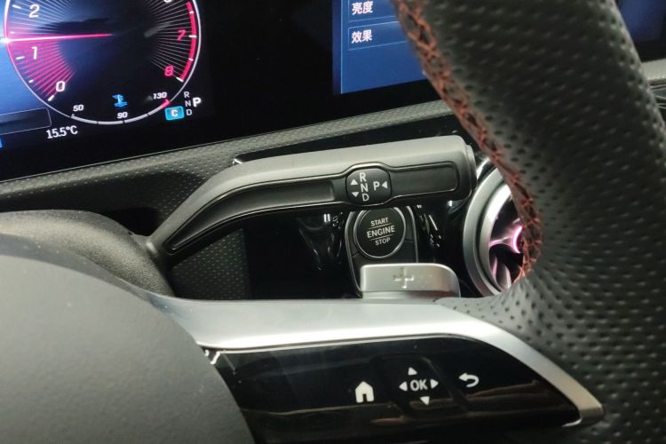 奔驰A级 2024款 改款 A 200 L 时尚型中控内饰18