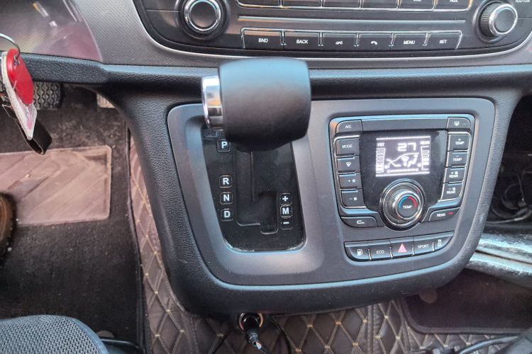 上汽大通MAXUS 大通G10 2018款 PLUS 2.0T 自动精英版中控内饰18