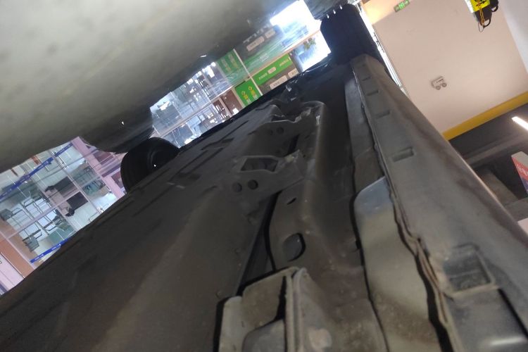 哪吒汽车 哪吒V 2022款 长续航行业定制版局部细节9002