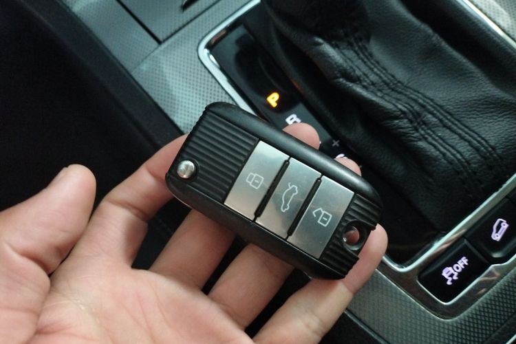 荣威RX5 2016款 20T 两驱自动互联网智享版中控内饰7001