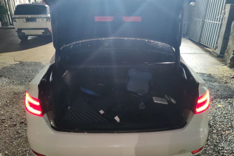 奥迪A4L 2017款 40 TFSI 时尚型局部细节23