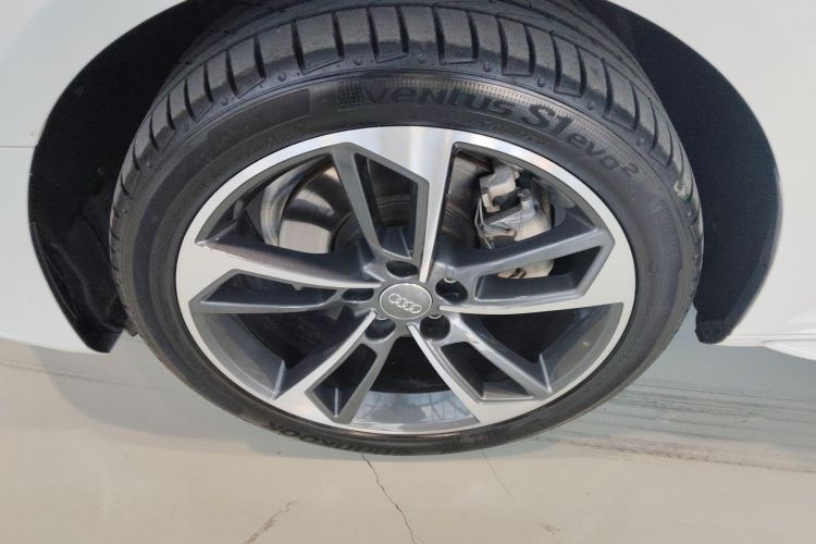 奥迪A4L 2018款 30周年年型 40 TFSI 时尚型车身外观6007