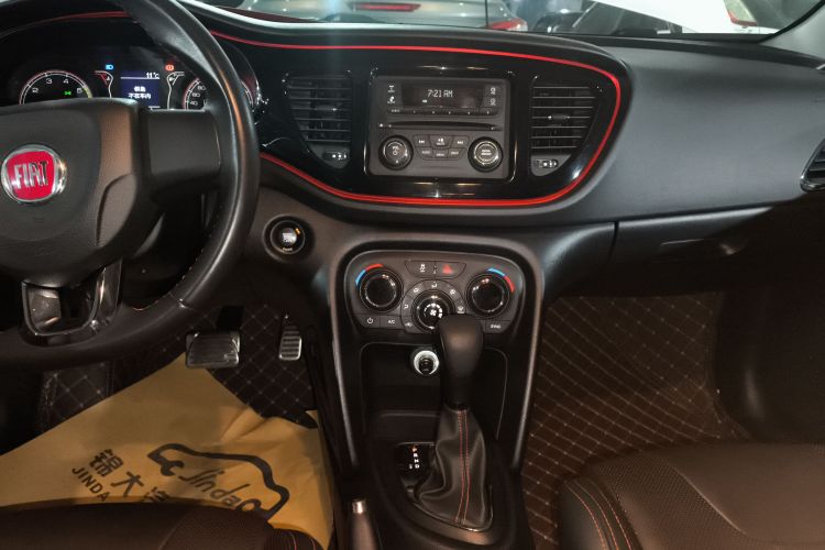 菲亚特 致悦 2014款 1.4T 自动运动版局部细节16