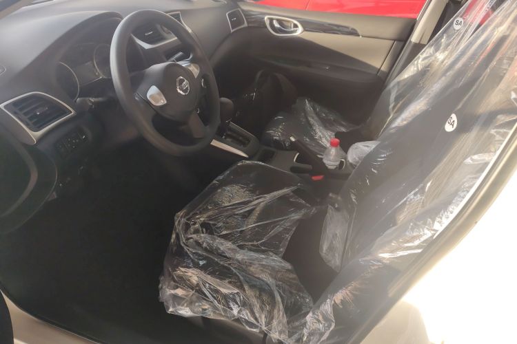 日产 轩逸 2024款 改款 经典 1.6XE CVT舒适版中控内饰19