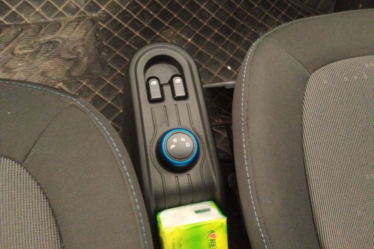 五菱汽车 宏光MINIEV 2022款 轻松款 磷酸铁锂中控内饰18