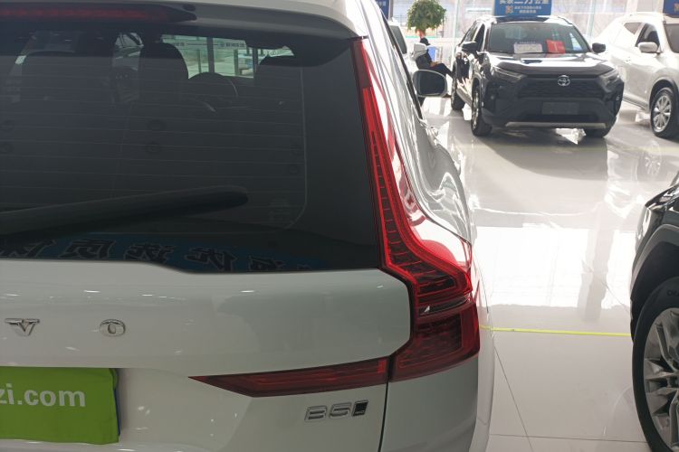 沃尔沃XC60 2025款 B5 四驱智远豪华版车身外观9