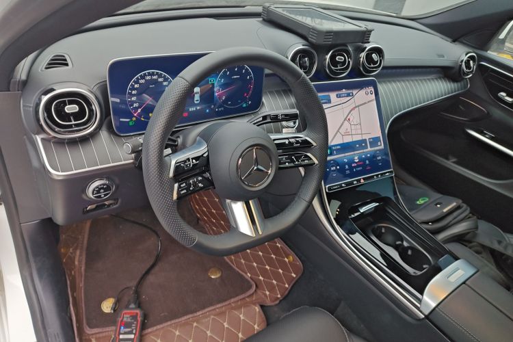 奔驰C级 2024款 C 200 L 运动版中控内饰7002