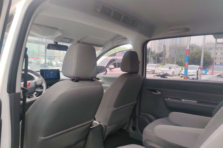 五菱汽车 五菱宏光新能源 2025款 增程式混动 50KM 舒适型中控内饰22