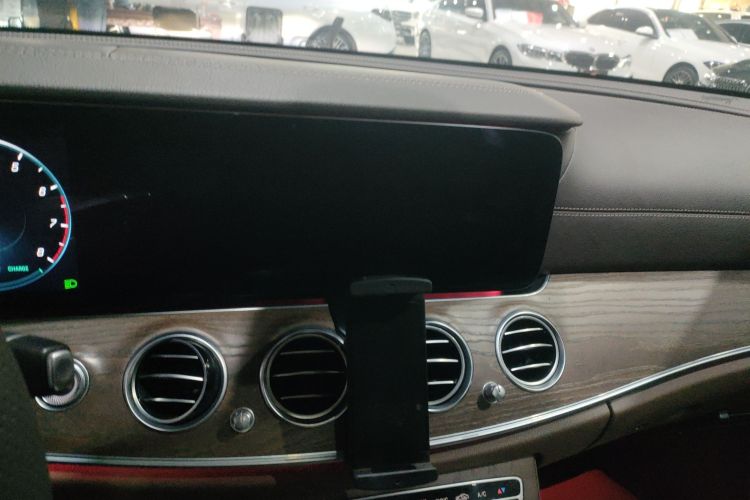 奔驰E级 2021款 E 260 L中控内饰16