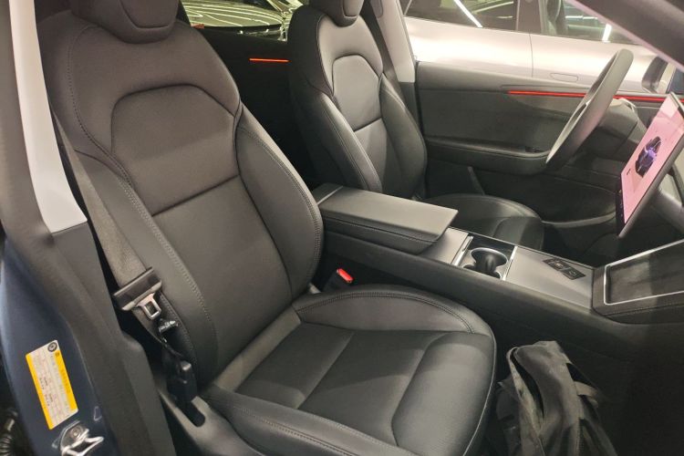 特斯拉 Model Y 2025款 长续航全轮驱动版局部细节41