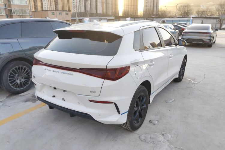 比亚迪e2 2021款 豪华型车身外观7