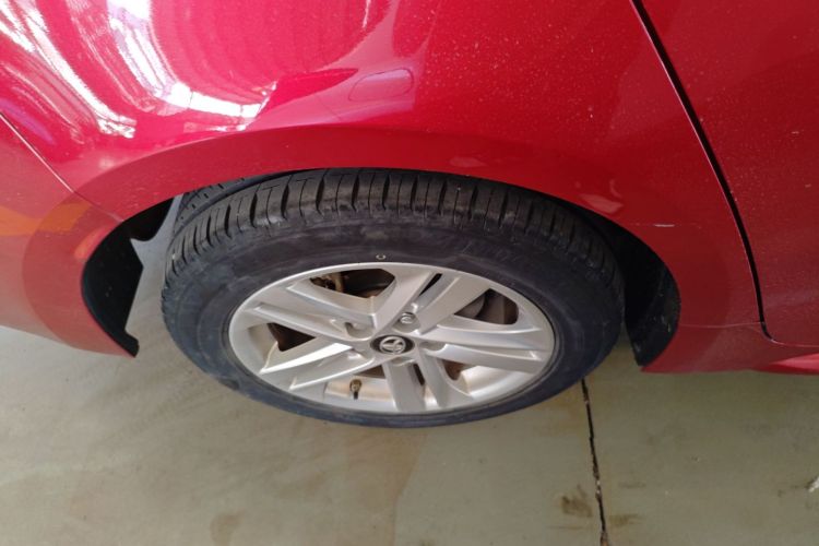 丰田 雷凌 2019款 185T CVT进取版 国VI车身外观6002