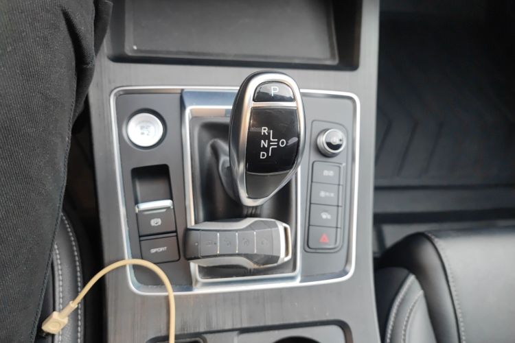 比亚迪 秦Pro 2020款 超越版 1.5TI 自动旗舰型局部细节18