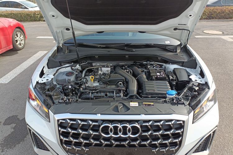 奥迪Q2L 2025款 35TFSI 时尚动感型机舱底盘24