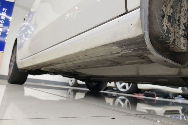 别克GL6 2018款 18T 6座尊贵型机舱底盘29