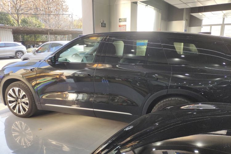 蔚来ES8 2023款 100kWh车身外观4