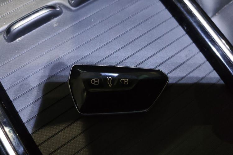 大众 ID.4 X 2021款 Pure+ 纯净长续航版中控内饰11