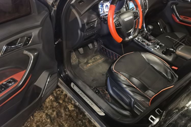 猎豹汽车 猎豹CS9 2017款 1.5L 手动风尚型中控内饰20