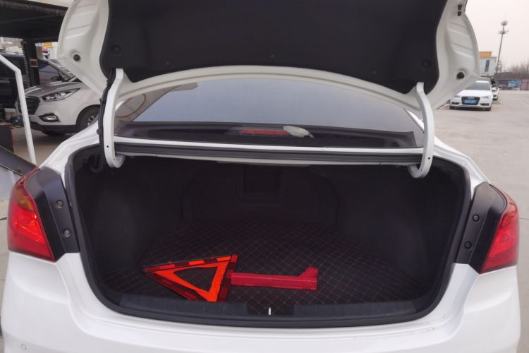 现代 名图 2017款 1.8L 自动智能型GLS 国V机舱底盘23