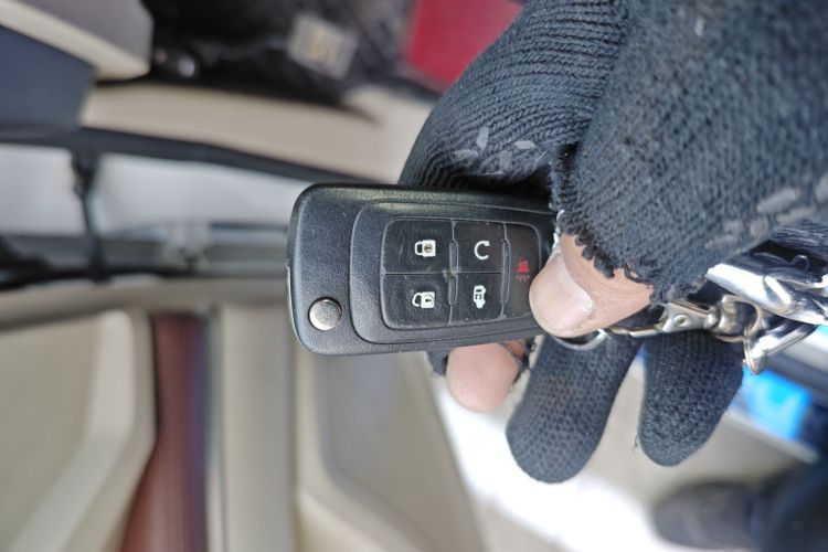 别克GL8 2017款 25S 豪华型 国V中控内饰7001