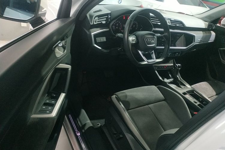 奥迪Q3 2021款 35 TFSI 时尚动感型中控内饰7003