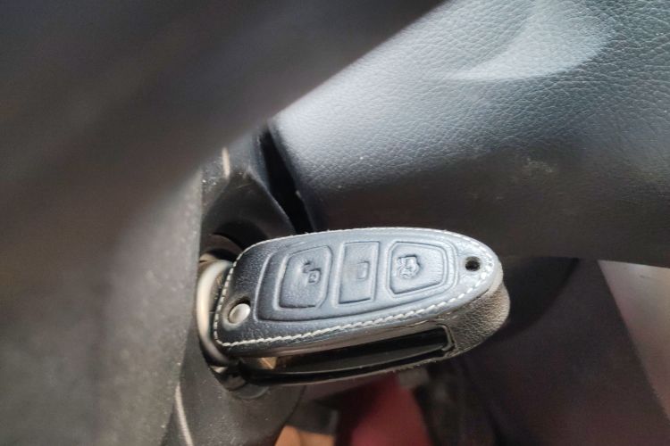 福特 福克斯 2018款 两厢经典 1.6L 自动舒适型智行版中控内饰11