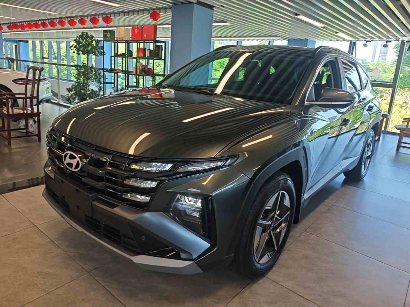 现代 2025款 途胜L 1.5T 精英版(2)