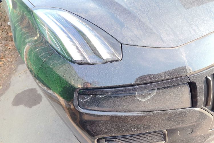 领克09 EM-P 2024款 2.0TD EM-P 四驱HALO 六座车身外观8