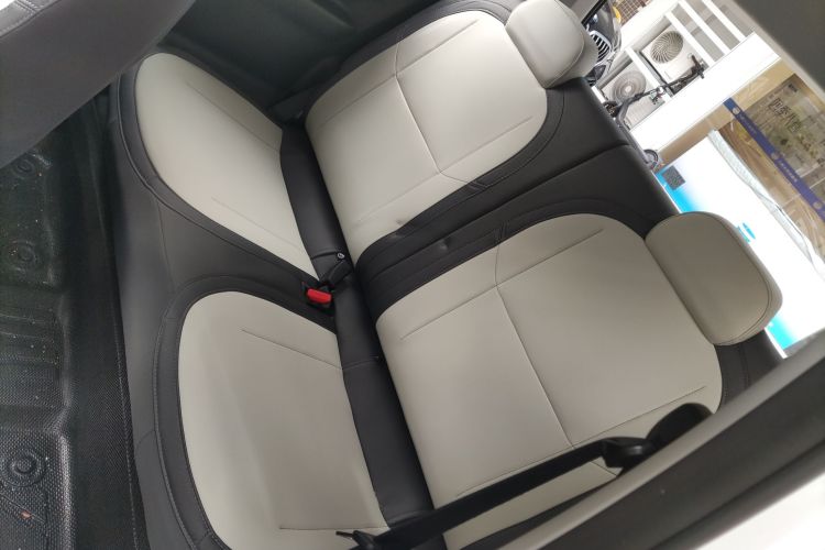 吉利银河 2025款 210km 熊猫卡丁中控内饰21