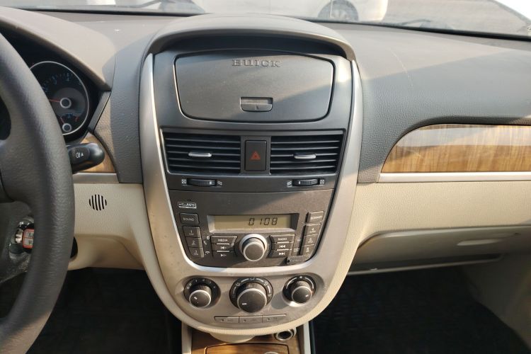 别克 凯越 2015款 1.5L 自动经典型中控内饰16