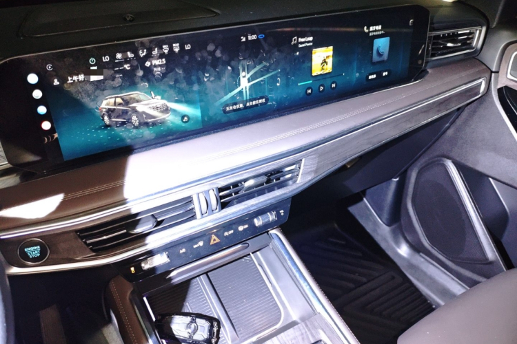 福特 探险者 2024款 2.3T EcoBoost 四驱钛金版 6座局部细节16