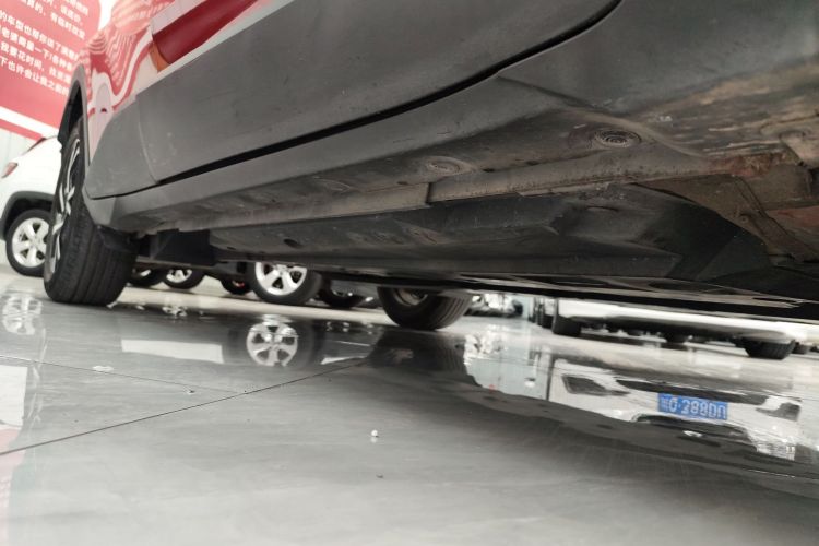 丰田C-HR 2018款 2.0L 领先天窗版 国VI局部细节9001