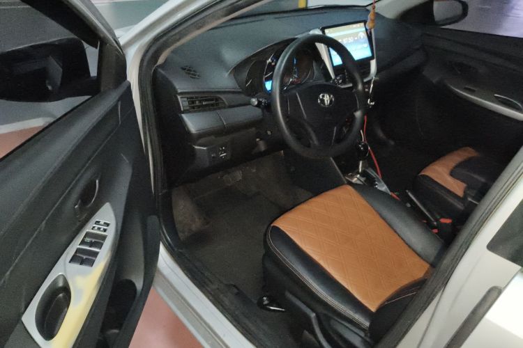 丰田 威驰FS 2017款 1.5L CVT锋驰版中控内饰7003