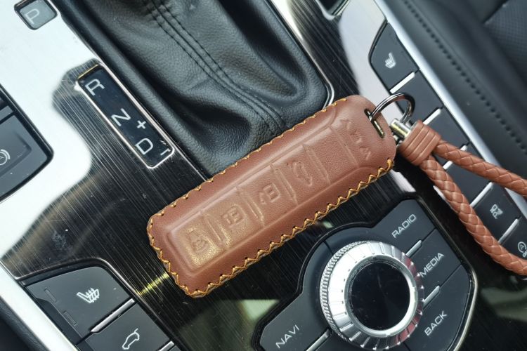 魏牌 VV7 2017款 2.0T 超豪型中控内饰7001