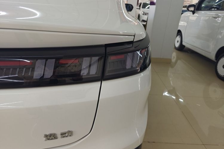 长安 逸动 2026款 第四代 1.5T 500Bar 智享型车身外观9