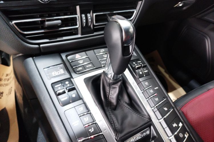 保时捷 2018款 Macan 2.0T中控内饰18