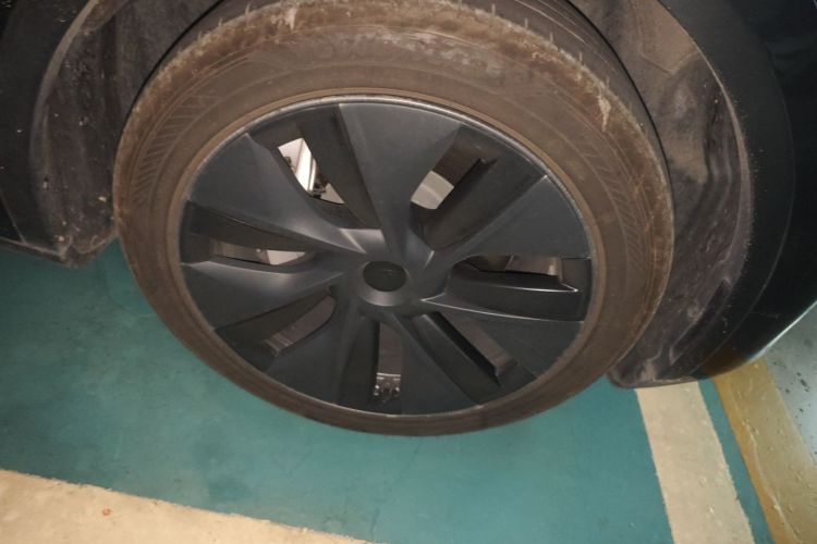 特斯拉 Model Y 2024款 后轮驱动版车身外观10