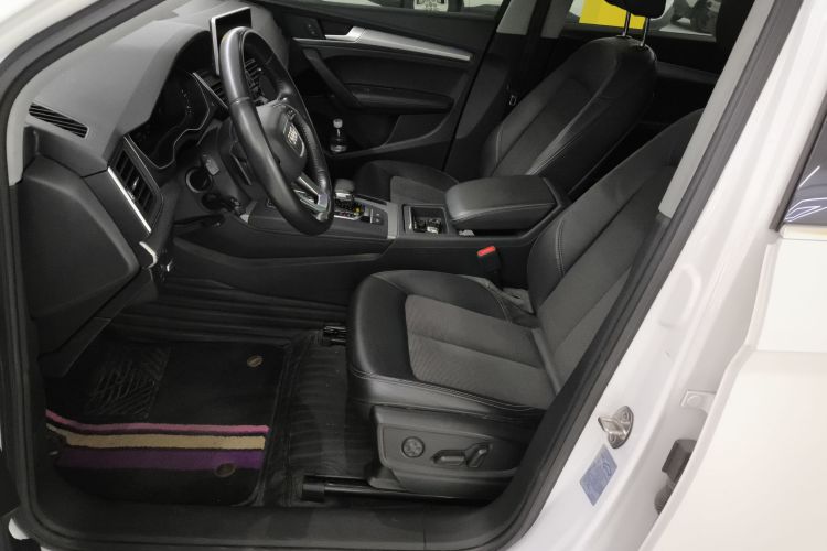 奥迪Q5L 2018款 40 TFSI 荣享时尚型 国V中控内饰19