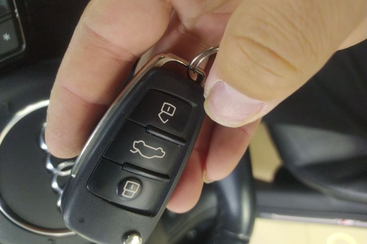 奥迪Q2L 2022款 35 TFSI 时尚动感型中控内饰11