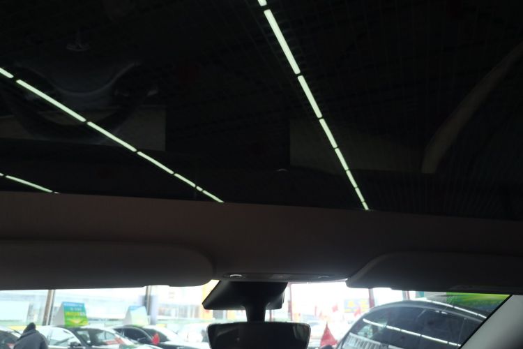 特斯拉 Model Y 2022款 改款 后轮驱动版中控内饰22