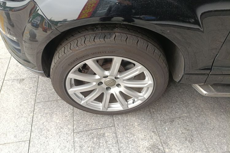 奥迪Q7  35 TFSI 进取型车身外观6007